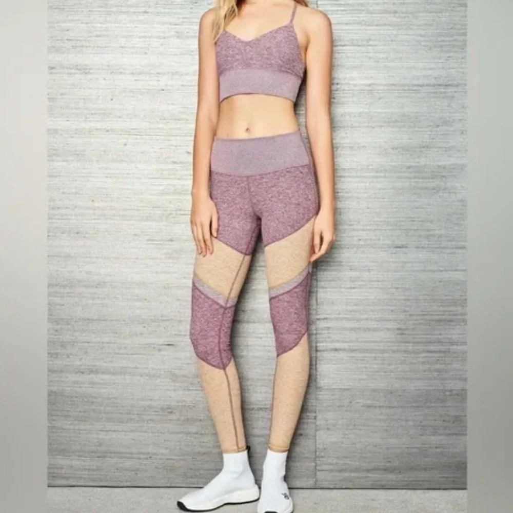 ALO Yoga Leggings - Picture 7 of 7